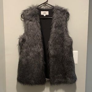 Jack faux fur striped vest
